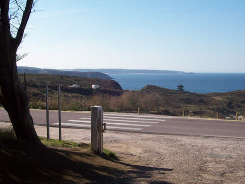 jenseits der Straße geht's zum Strand