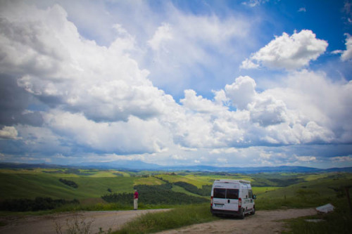 Pösslchen freut sich am Panoramablick.