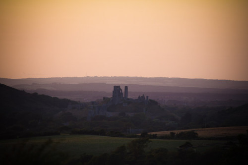 Sonnenuntergang über Corfe Castle