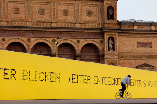 Draußen alles schön groß und gelb abgeflattert