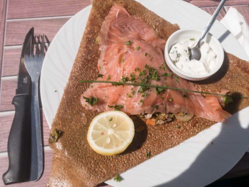 Galette mit Lachs und Crème fraîche