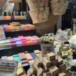 Seifenangebot in Marseille, bunte Seifen